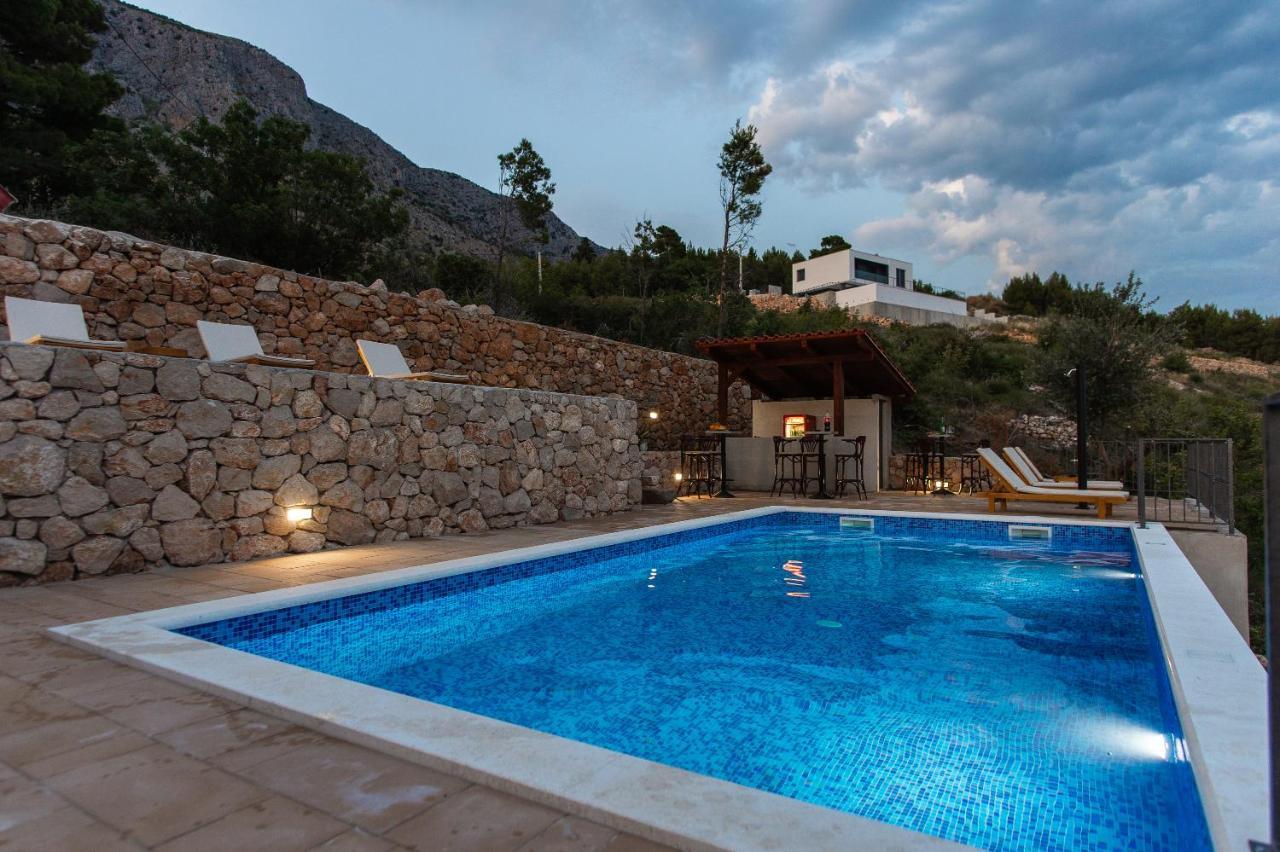 Exclusive Villa Almissa With Swimming Pool And Sea View Lokva Rogoznica Ngoại thất bức ảnh
