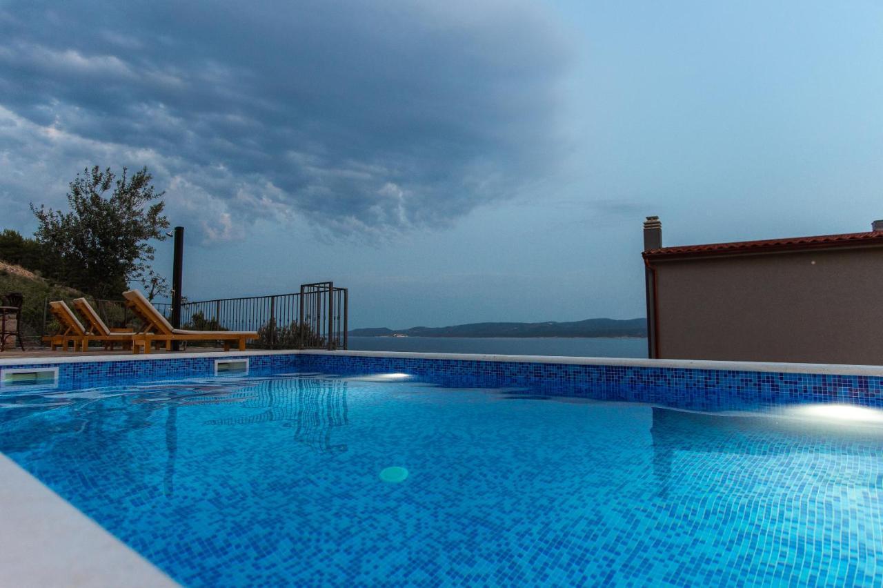 Exclusive Villa Almissa With Swimming Pool And Sea View Lokva Rogoznica Ngoại thất bức ảnh
