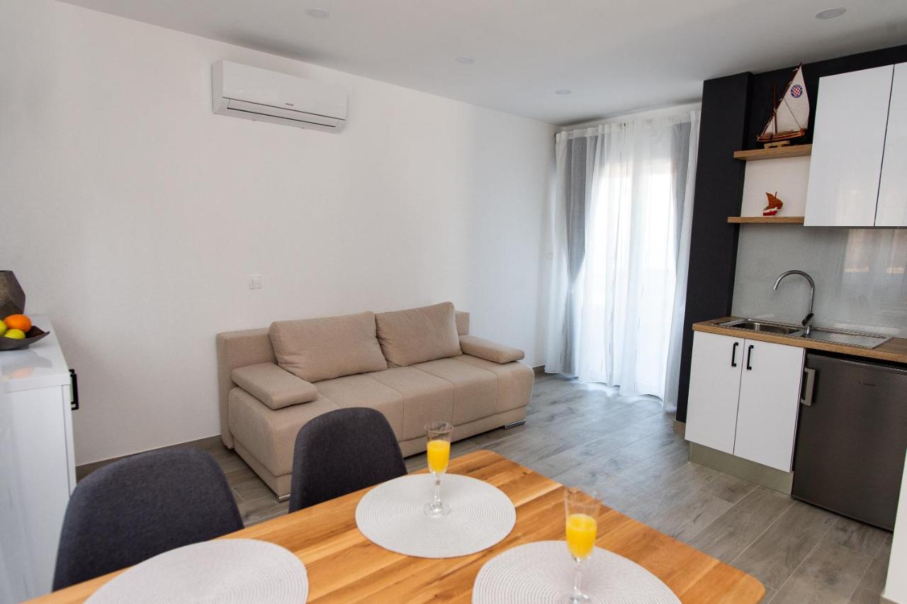 Exclusive Villa Almissa With Swimming Pool And Sea View Lokva Rogoznica Ngoại thất bức ảnh