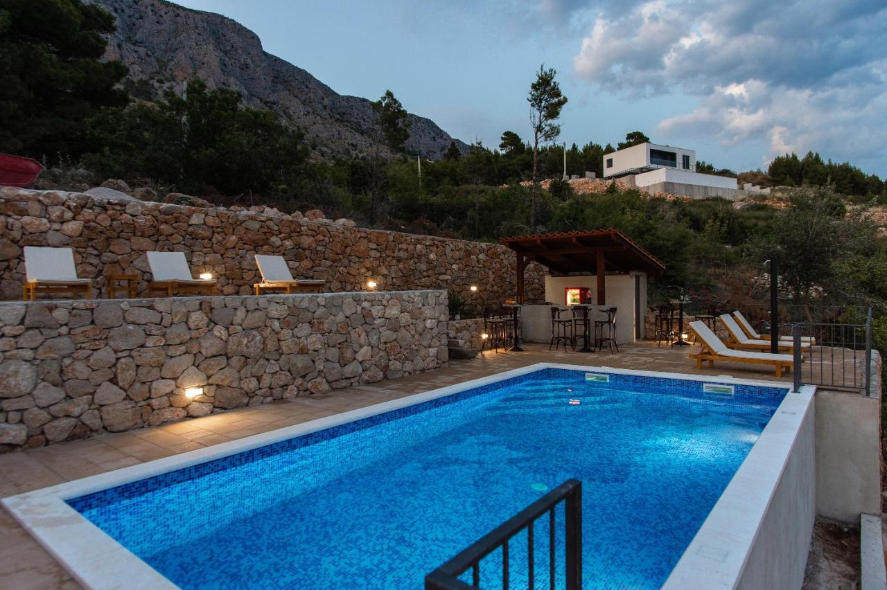 Exclusive Villa Almissa With Swimming Pool And Sea View Lokva Rogoznica Ngoại thất bức ảnh